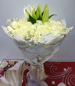 Bouquet of white flowers