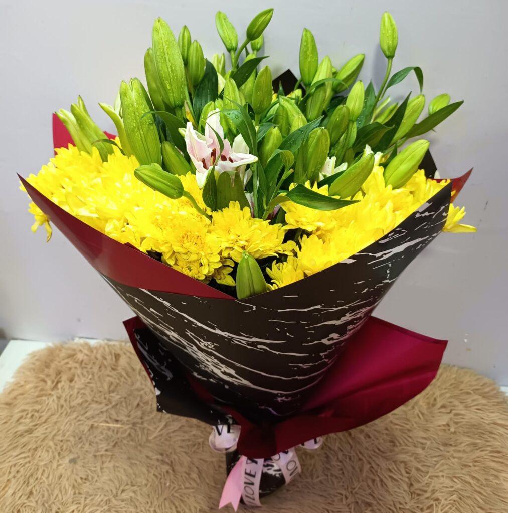 Bouquet of yellow lilies